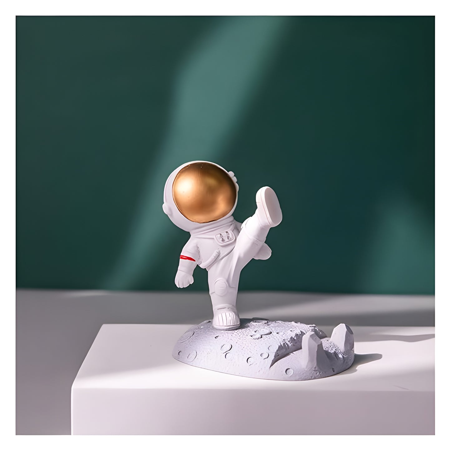 ASTRONAUT MOBILE PHONE HOLDER